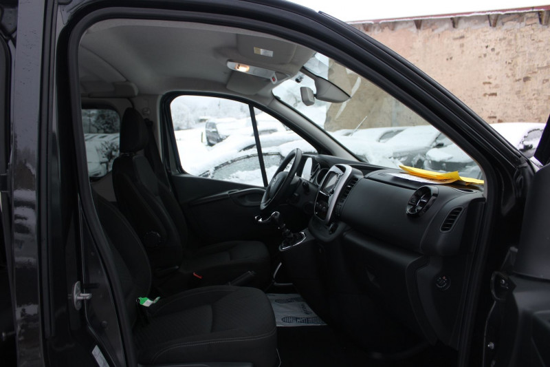 Photo 9 de l'offre de OPEL VIVARO COMBI 1L6 CDTI 145 BOITE 6 FAMILIAL 8 PLACES GPS USB ABS RÉGULATEUR BLUETOOTH ATTELAGE à 23900€ chez Bougel transactions