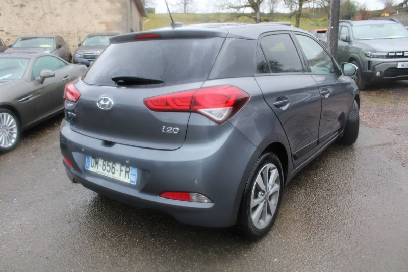 Photo 2 de l'offre de HYUNDAI I20 CREATIVE 84 CV ESSENCE GPS 3D CAMÉRA TOIT PANO RE USB JA 16 BLUETOOTH RÉGULATEUR à 8900€ chez Bougel transactions