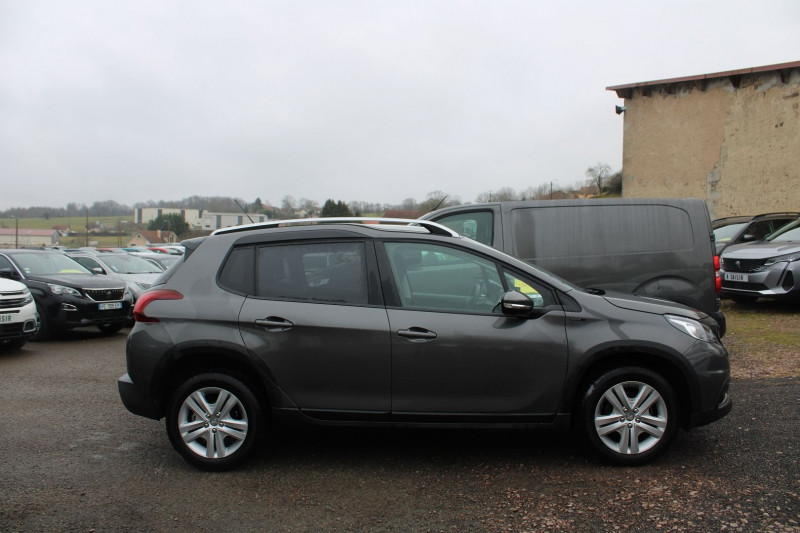 Photo 5 de l'offre de PEUGEOT 2008 II SIGNATURE ESSENCE 110 CV BOITE 6V CLIM AUTO LEDS GPS USB RÃGULATEUR BLUETOOTH à 9800€ chez Bougel transactions