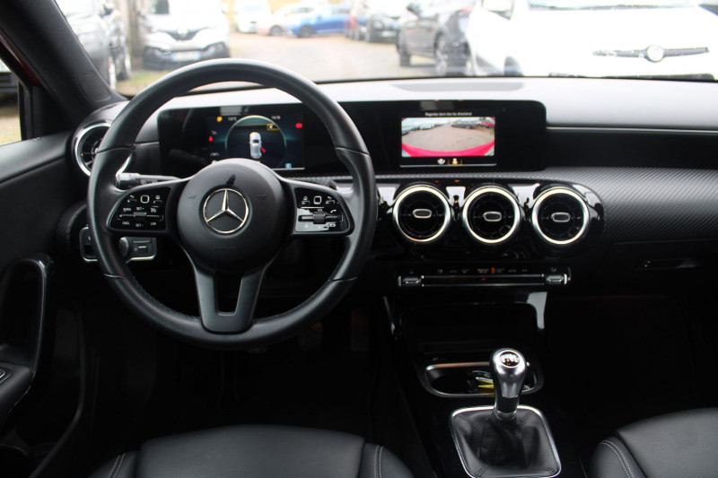 Photo 10 de l'offre de MERCEDES-BENZ CLASSE A (W177) STYLE LINE 160 ESSENCE GPS CARPLAY I-COKPIT CAMÃRA FULL LED USB JA 17 RÃGULATEUR à 19900€ chez Bougel transactions