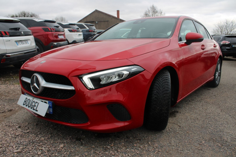 Photo 4 de l'offre de MERCEDES-BENZ CLASSE A (W177) STYLE LINE 160 ESSENCE GPS CARPLAY I-COKPIT CAMÃRA FULL LED USB JA 17 RÃGULATEUR à 19900€ chez Bougel transactions