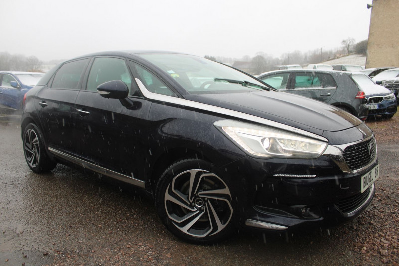 Photo 1 Ds DS 5 HYBRIDE 2L HDI 150 CV SPORT CHIC GPS 3D CAMÃRA MP3 TOIT PANO USB JA 18 XÃNON+LED Diesel VIOLET NACRÃ en vente chez Bougel transactions Photo 1 de l'offre de DS DS 5 HYBRIDE 2L HDI 150 CV SPORT CHIC GPS 3D CAMÃRA MP3 TOIT PANO USB JA 18 XÃNON+LED à 8900€ chez Bougel transactions