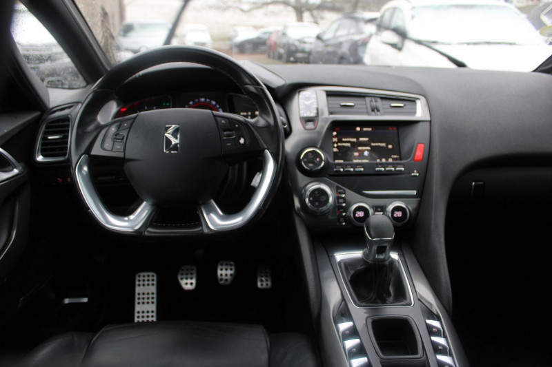 Photo 10 Ds DS 5 HYBRIDE 2L HDI 150 CV SPORT CHIC GPS 3D CAMÃRA MP3 TOIT PANO USB JA 18 XÃNON+LED Diesel VIOLET NACRÃ en vente chez Bougel transactions Photo 10 de l'offre de DS DS 5 HYBRIDE 2L HDI 150 CV SPORT CHIC GPS 3D CAMÃRA MP3 TOIT PANO USB JA 18 XÃNON+LED à 8900€ chez Bougel transactions