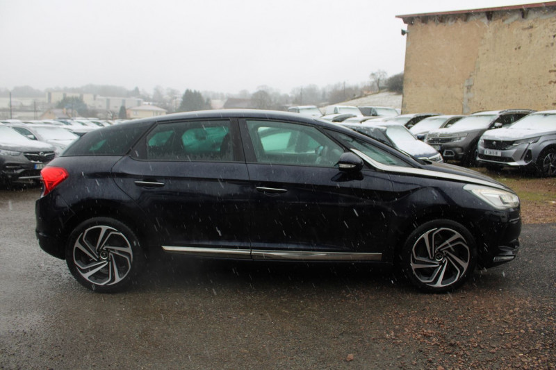 Photo 5 Ds DS 5 HYBRIDE 2L HDI 150 CV SPORT CHIC GPS 3D CAMÃRA MP3 TOIT PANO USB JA 18 XÃNON+LED Diesel VIOLET NACRÃ en vente chez Bougel transactions Photo 5 de l'offre de DS DS 5 HYBRIDE 2L HDI 150 CV SPORT CHIC GPS 3D CAMÃRA MP3 TOIT PANO USB JA 18 XÃNON+LED à 8900€ chez Bougel transactions