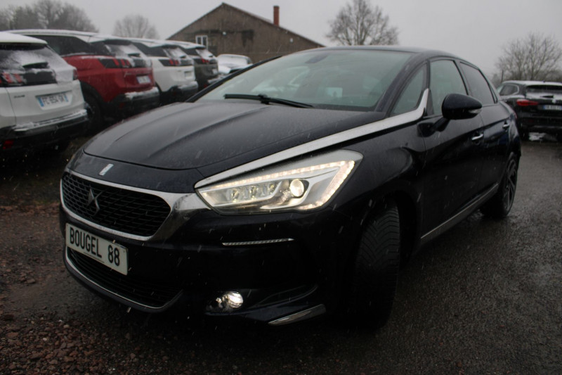 Photo 4 Ds DS 5 HYBRIDE 2L HDI 150 CV SPORT CHIC GPS 3D CAMÃRA MP3 TOIT PANO USB JA 18 XÃNON+LED Diesel VIOLET NACRÃ en vente chez Bougel transactions Photo 4 de l'offre de DS DS 5 HYBRIDE 2L HDI 150 CV SPORT CHIC GPS 3D CAMÃRA MP3 TOIT PANO USB JA 18 XÃNON+LED à 8900€ chez Bougel transactions