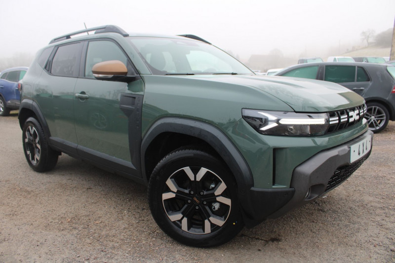Photo Dacia DUSTER VI EXTREME TCE 130 CV "4X4" GPS 3D I-COKPIT CAMÃRA 360° JA 17 FULL LED PACK HIVER Essence LICHEN KAKI en vente chez Bougel transactions Dacia DUSTER VI EXTREME TCE 130 CV "4X4" GPS 3D I-COKPIT CAMÃRA 360° JA 17 FULL LED PACK HIVER Essence LICHEN KAKI Occasion à vendre