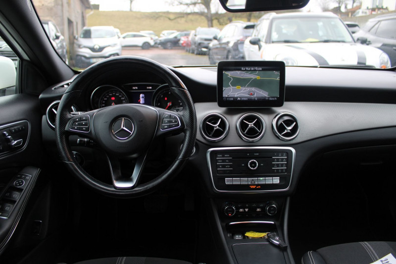 Photo 11 de l'offre de MERCEDES-BENZ CLASSE GLA EXECUTIVE EDITION 220 CDI 170 CV USB GPS 3D FULL LED JA 18 CAMÃRA BOITE 7G-DCT à 23500€ chez Bougel transactions