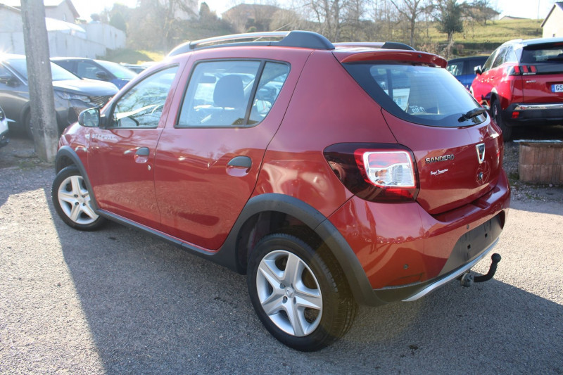 Photo 3 de l'offre de DACIA SANDERO II STEPWAY DCI 90 GPS MÃDIA USB LEDS ABS RÃGULATEUR BLUETOOTH RADARS CLIM ATTELAGE à 9990€ chez Bougel transactions