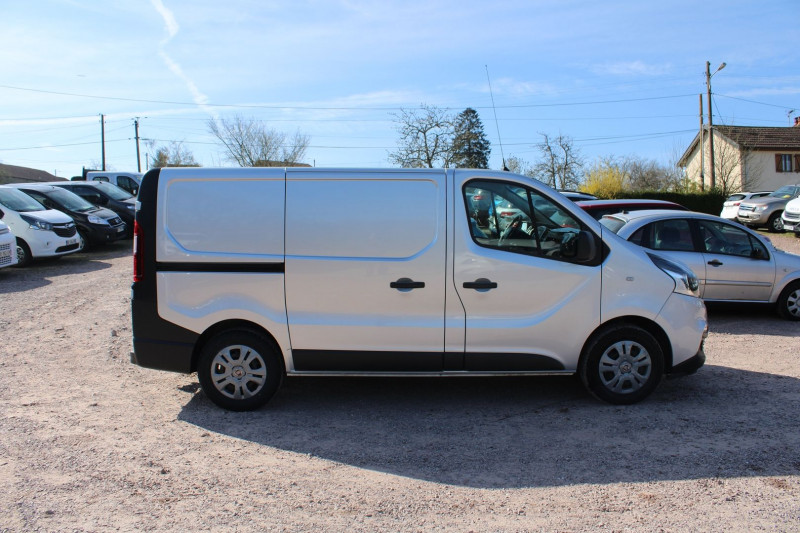 Photo 6 de l'offre de FIAT TALENTO 2L ECO JET 145 CV DIESEL BOITE 6V 3 PLACES CAMÃRA GPS USB MÃDIA REGULATEUR MÃTAL à 16900€ chez Bougel transactions