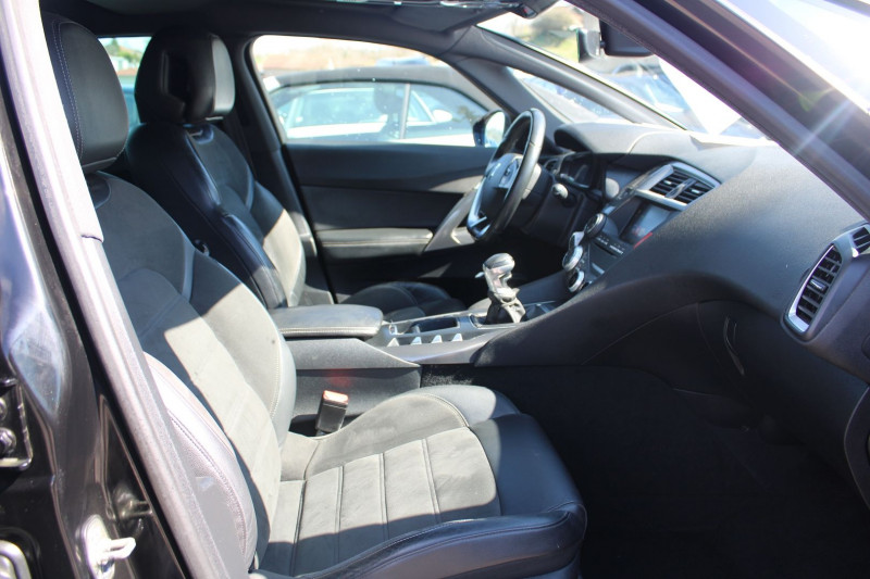 Photo 9 de l'offre de DS DS 5 BLUEHDI 120CH SO CHIC S&S à 11500€ chez Bougel transactions