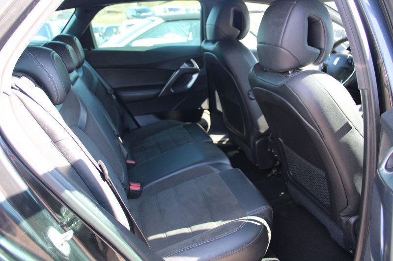 Photo 10 de l'offre de DS DS 5 BLUEHDI 120CH SO CHIC S&S à 11500€ chez Bougel transactions