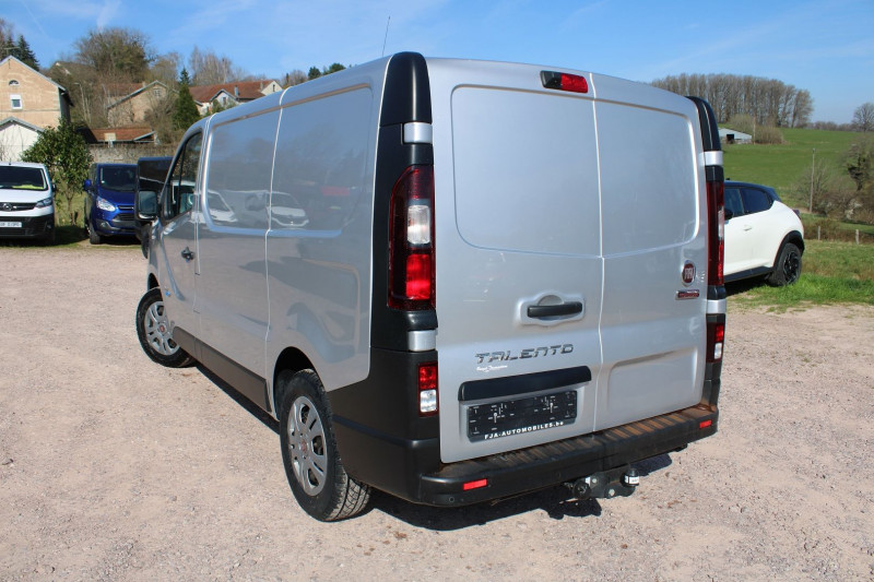 Photo 3 de l'offre de FIAT TALENTO 2L ECO JET 145 CV DIESEL BOITE 6V 3 PLACES CAMÃRA GPS USB MÃDIA REGULATEUR MÃTAL à 16900€ chez Bougel transactions