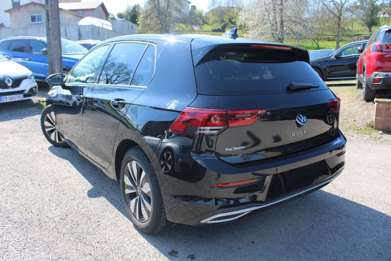 Photo 3 de l'offre de VOLKSWAGEN GOLF 8 MOVE 2L TDI 150 CV GPS 3D CAMÃRA FULL LED AUDIO USB JA 16 PACK HIVER RÃGULATEUR à 27500€ chez Bougel transactions
