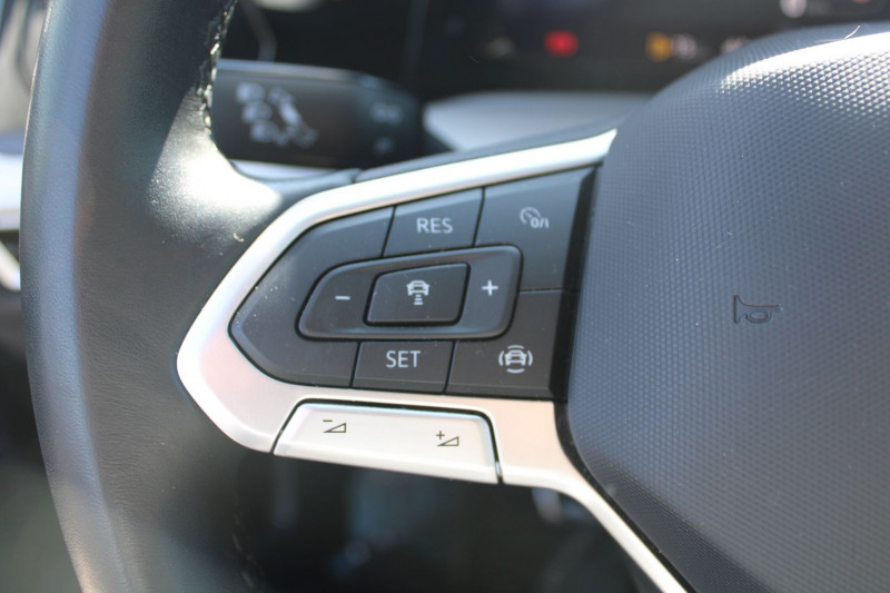 Photo 12 de l'offre de VOLKSWAGEN GOLF 8 MOVE 2L TDI 150 CV GPS 3D CAMÃRA FULL LED AUDIO USB JA 16 PACK HIVER RÃGULATEUR à 27500€ chez Bougel transactions