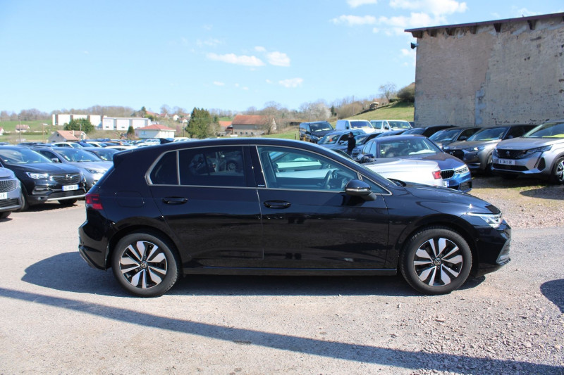 Photo 5 de l'offre de VOLKSWAGEN GOLF 8 MOVE 2L TDI 150 CV GPS 3D CAMÃRA FULL LED AUDIO USB JA 16 PACK HIVER RÃGULATEUR à 27500€ chez Bougel transactions