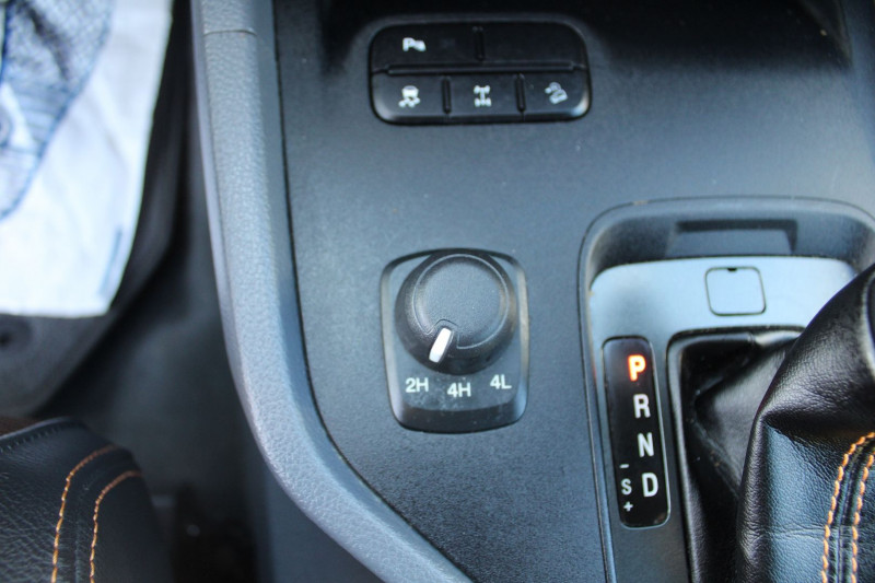 Photo 18 de l'offre de FORD RANGER 3L2 TDCI 200 CV BOITE AUTO WILDTRAK CAMÃRA GPS USB RÃGULATEUR BLUETOOTH ATTELAGE à 30900€ chez Bougel transactions