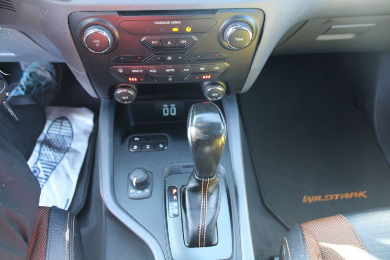 Photo 17 de l'offre de FORD RANGER 3L2 TDCI 200 CV BOITE AUTO WILDTRAK CAMÃRA GPS USB RÃGULATEUR BLUETOOTH ATTELAGE à 30900€ chez Bougel transactions