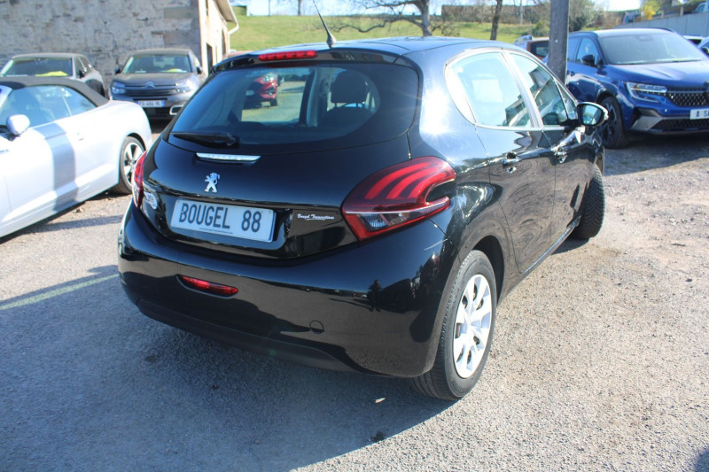 Photo 2 de l'offre de PEUGEOT 208 II LIKE 70 CV ESSENCE à 7990€ chez Bougel transactions
