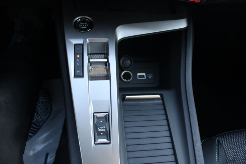 Photo 15 de l'offre de PEUGEOT 308 PHASE 4 ALLURE 145 CV HYBRIDE GPS 3D CAMÃRA FULL LED JA 17 RÃGULATEUR BOITE AUTO DCS-6 à 27990€ chez Bougel transactions