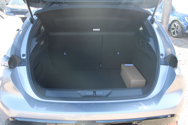 Photo 6 de l'offre de PEUGEOT 308 PHASE 4 ALLURE 145 CV HYBRIDE GPS 3D CAMÃRA FULL LED JA 17 RÃGULATEUR BOITE AUTO DCS-6 à 27990€ chez Bougel transactions