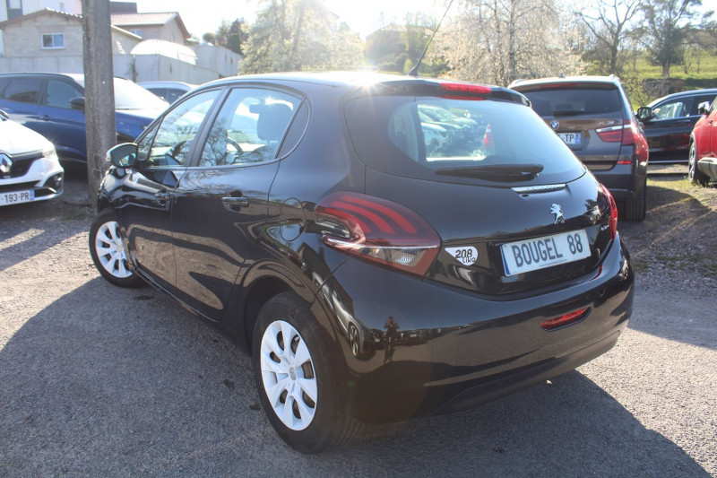 Photo 3 de l'offre de PEUGEOT 208 II LIKE 70 CV ESSENCE à 7990€ chez Bougel transactions