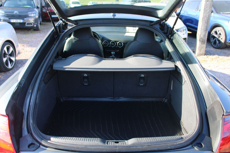 Photo 6 de l'offre de AUDI TT COUPÃ S-LINE 2L TDI 184 ABS SPORT BOITE 6 GPS 3D RÃGULATEUR JANTES 18 BLUETOOTH à 17800€ chez Bougel transactions