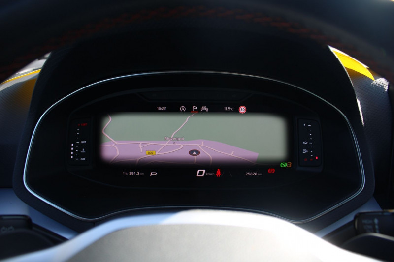 Photo 12 de l'offre de SEAT ARONA 1L5 TSI 150 CV FR DSG7 SPORT BOITE AUTO GRAND GPS 3D CAMÃRA CUIR RÃGULATEUR ADAP à 21900€ chez Bougel transactions