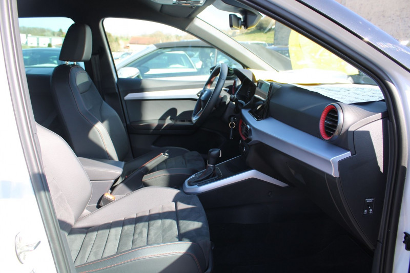 Photo 8 de l'offre de SEAT ARONA 1L5 TSI 150 CV FR DSG7 SPORT BOITE AUTO GRAND GPS 3D CAMÃRA CUIR RÃGULATEUR ADAP à 21900€ chez Bougel transactions
