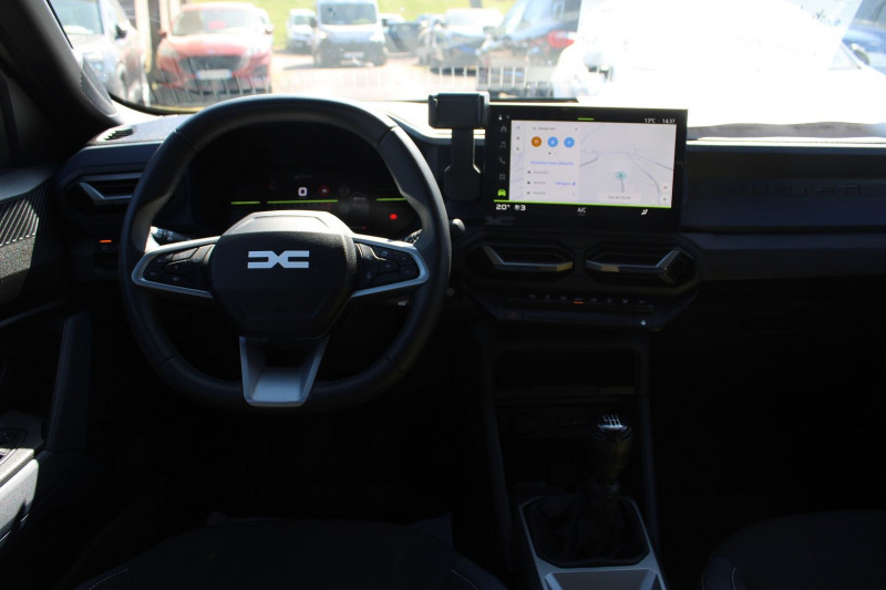 Photo 10 de l'offre de DACIA DUSTER VI EXTREME MILD HYBRIDE TCE 130 BOITE 6 CAMÃRA 360 ANGLES MORTS CLIM AUTO BLUETOOTH à 25990€ chez Bougel transactions