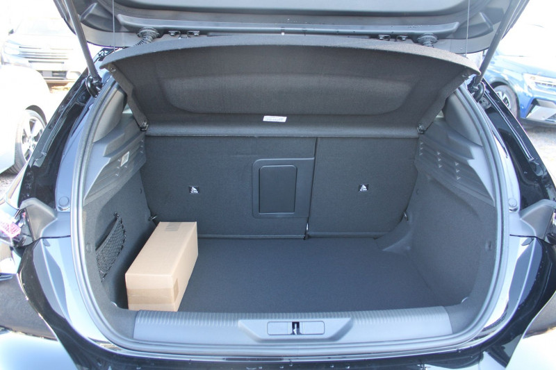 Photo 6 de l'offre de PEUGEOT 308 PHASE 4 GT 145 CV HYBRIDE GPS 3D CAMÃRA TOIT PANO FULL LED I-COKPIT USB BOITE AUTO DCS-6 à 31500€ chez Bougel transactions