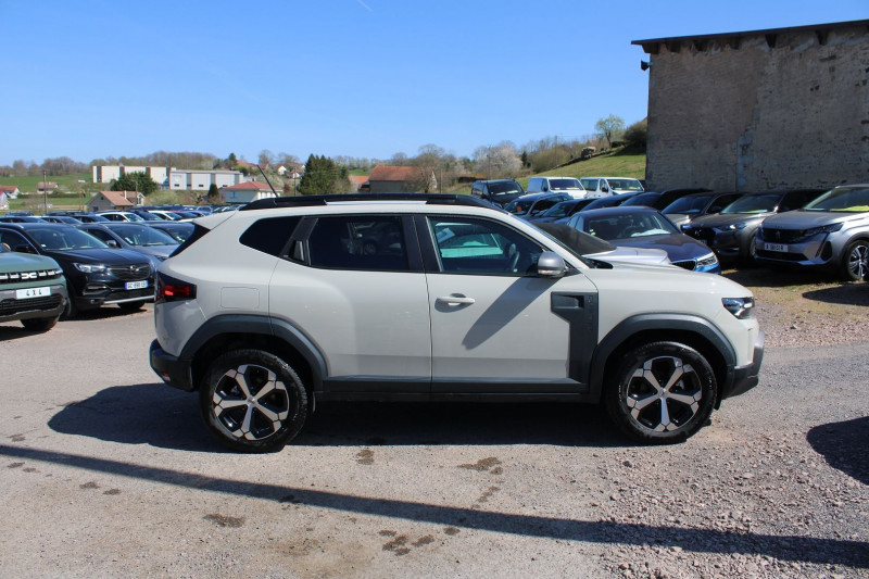 Photo 5 de l'offre de DACIA DUSTER VI EXTREME MILD HYBRIDE TCE 130 BOITE 6 CAMÃRA 360 ANGLES MORTS CLIM AUTO BLUETOOTH à 25990€ chez Bougel transactions