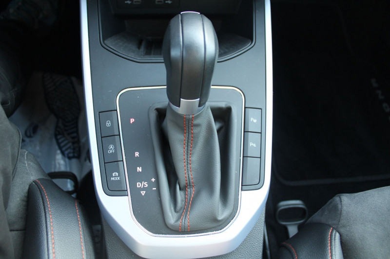 Photo 16 de l'offre de SEAT ARONA 1L5 TSI 150 CV FR DSG7 SPORT BOITE AUTO GRAND GPS 3D CAMÃRA CUIR RÃGULATEUR ADAP à 21900€ chez Bougel transactions