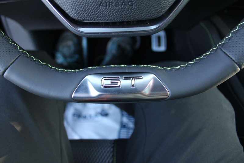 Photo 17 de l'offre de PEUGEOT 308 PHASE 4 GT 145 CV HYBRIDE GPS 3D CAMÃRA TOIT PANO FULL LED I-COKPIT USB BOITE AUTO DCS-6 à 31500€ chez Bougel transactions
