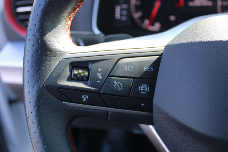 Photo 11 de l'offre de SEAT ARONA 1L5 TSI 150 CV FR DSG7 SPORT BOITE AUTO GRAND GPS 3D CAMÃRA CUIR RÃGULATEUR ADAP à 21900€ chez Bougel transactions
