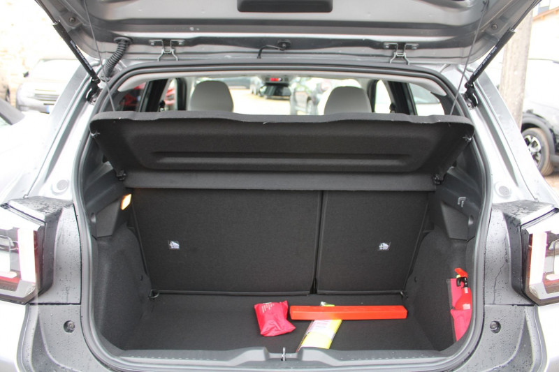 Photo 6 de l'offre de CITROEN C3 PHASE 5 MAX 100 CV ESSENCE GPS 3D CAMÃRA FULL LED RE JA 17 I-COKPIT BLUETOOTH RÃGULATEUR à 19990€ chez Bougel transactions
