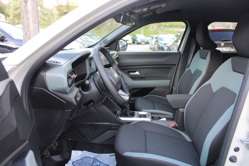Photo 9 de l'offre de DACIA DUSTER VI EXTREME TCE 130 CV "4X4" GPS 3D I-COKPIT CAMÃRA 360Â° FULL LED JA 17 RÃGULATEUR à 28990€ chez Bougel transactions