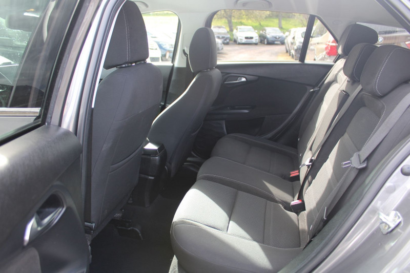 Photo 9 de l'offre de FIAT TIPO SW 1L6 JTD 120 CV LOUNGE GPS 3D CAMÃRA MP3 USB JA 17 ATTELAGE BLUETOOTH RÃGULATEUR à 11500€ chez Bougel transactions