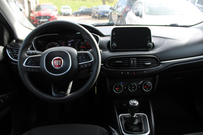Photo 10 de l'offre de FIAT TIPO SW 1L6 JTD 120 CV LOUNGE GPS 3D CAMÃRA MP3 USB JA 17 ATTELAGE BLUETOOTH RÃGULATEUR à 11500€ chez Bougel transactions