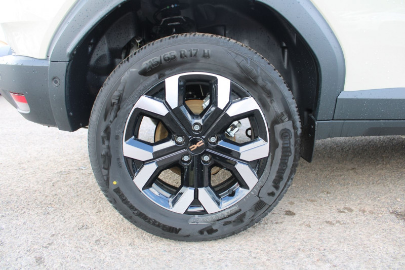 Photo 8 de l'offre de DACIA DUSTER VI EXTREME TCE 130 CV "4X4" GPS 3D I-COKPIT CAMÃRA 360Â° FULL LED JA 17 RÃGULATEUR à 28990€ chez Bougel transactions