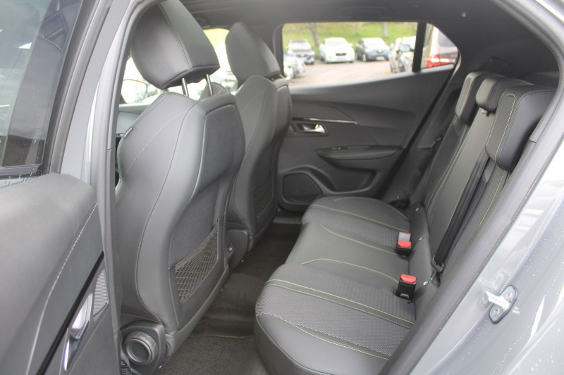 Photo 9 de l'offre de PEUGEOT 2008 PHASE 4 GT 145 CV HYBRIDE GPS 3D TOIT PANO CAMÃRA 360Â° I-COKPIT JA 17 BOITE AUTO DSC-6 à 28900€ chez Bougel transactions