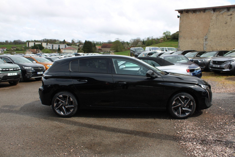 Photo 5 de l'offre de PEUGEOT 308 PHASE 4 ALLURE BLUE HDI 130 CV GPS 3D CAMÃRA RE JA 17 I-COKPIT FULL LED BOITE AUTO EAT-8 à 28500€ chez Bougel transactions