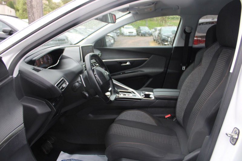 Photo 9 de l'offre de PEUGEOT 3008 III BLUE HDI 130 CV ACTIVE PACK GPS CAMÃRA I-COKPIT JA 18 ATTELAGE BOITE AUTO EAT-8 à 18990€ chez Bougel transactions