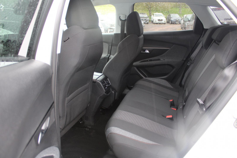 Photo 10 de l'offre de PEUGEOT 3008 III BLUE HDI 130 CV ACTIVE PACK GPS CAMÃRA I-COKPIT JA 18 ATTELAGE BOITE AUTO EAT-8 à 18990€ chez Bougel transactions