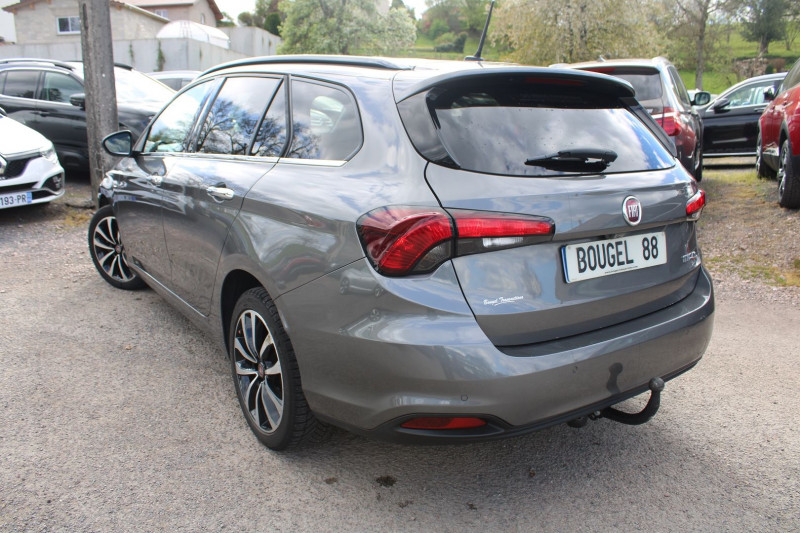 Photo 3 de l'offre de FIAT TIPO SW 1L6 JTD 120 CV LOUNGE GPS 3D CAMÃRA MP3 USB JA 17 ATTELAGE BLUETOOTH RÃGULATEUR à 11500€ chez Bougel transactions
