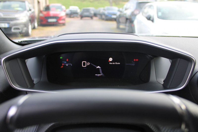 Photo 13 de l'offre de PEUGEOT 2008 PHASE 4 GT 145 CV HYBRIDE GPS 3D TOIT PANO CAMÃRA 360Â° I-COKPIT JA 17 BOITE AUTO DCS-6 à 28900€ chez Bougel transactions