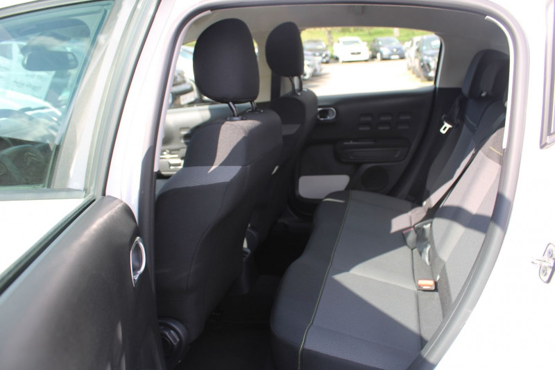 Photo 9 de l'offre de CITROEN C3 III FEEL BUSINESS ESSENCE 83 CV GPS USB RÃGULATEUR BLUETOOTH CLIMAT  4 VITRES ELECT à 10900€ chez Bougel transactions
