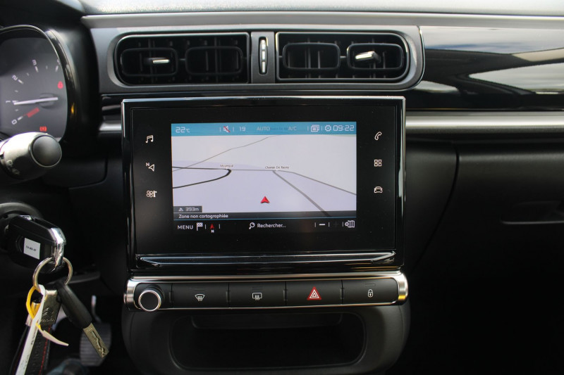 Photo 12 de l'offre de CITROEN C3 III FEEL BUSINESS ESSENCE 83 CV GPS USB RÃGULATEUR BLUETOOTH CLIMAT  4 VITRES ELECT à 10900€ chez Bougel transactions