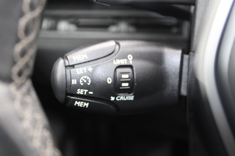 Photo 12 de l'offre de PEUGEOT 3008 III BLUE HDI 130 CV ACTIVE PACK GPS CAMÃRA I-COKPIT JA 18 ATTELAGE BOITE AUTO EAT-8 à 18990€ chez Bougel transactions
