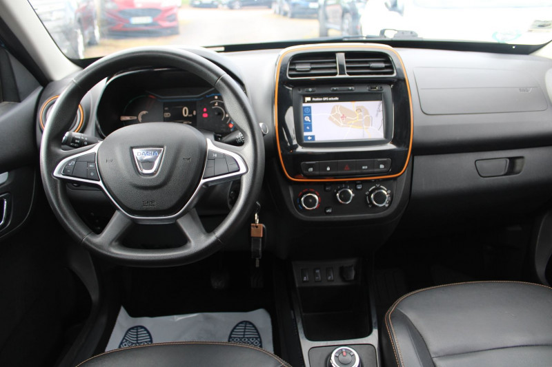 Photo 9 de l'offre de DACIA SPRING CONFORT PLUS ELECTRIC 45 CV CLIM USB GPS 3D CAMÃRA JA 14 LIMITEUR ACHAT INTEGRAL à 8500€ chez Bougel transactions