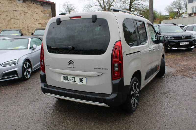 Photo 2 de l'offre de CITROEN BERLINGO 4 SHINE BLUE HDI 130 CV GPS 3D CAMÃRA MP3 USB JA 17 TOIT PANO RÃGULATEUR BLUETOOTH à 16500€ chez Bougel transactions